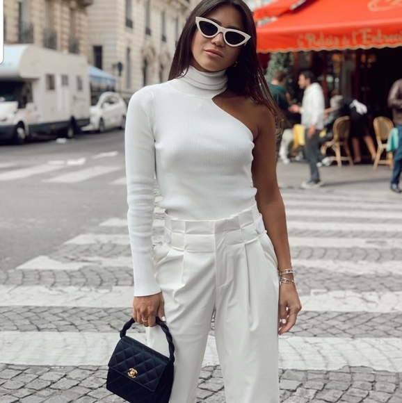 Zara | Sweaters | Zara Asymmetric High 